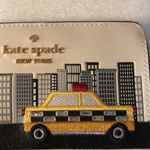 Kate Spade NYC Big Apple Medium Wallet - Picture 3 of 9
